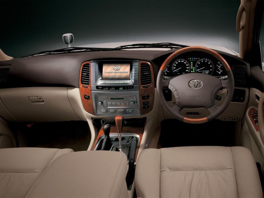  Toyota Land Cruiser 100 Wagon VX Limited 2002 года  (JP) (фото 2 из 4)